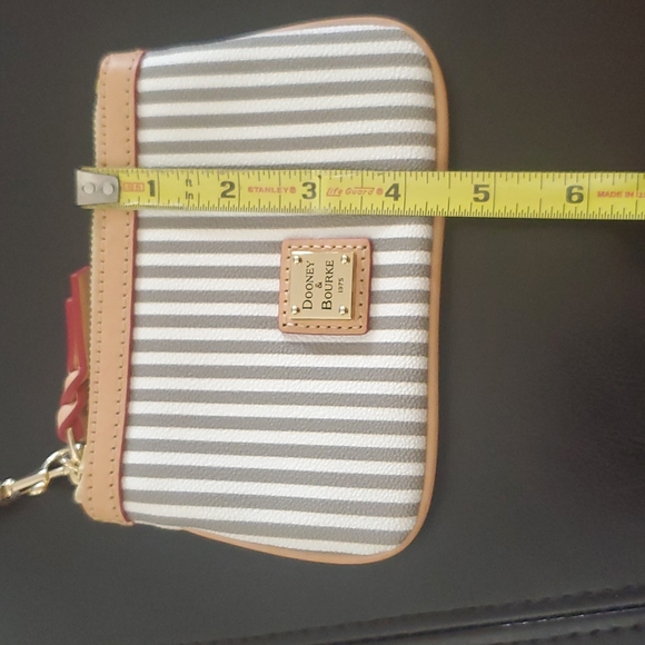 DOONEY & BOURKE Wristlet - Picture 3 of 4